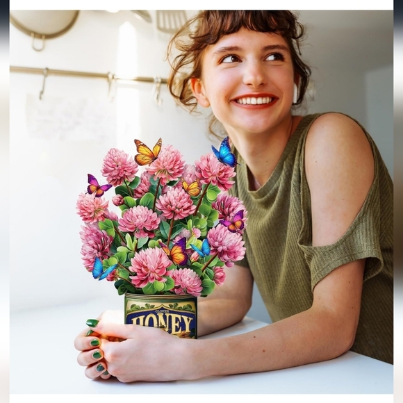 Pop-Up Floral Card - Picture 6 of 9